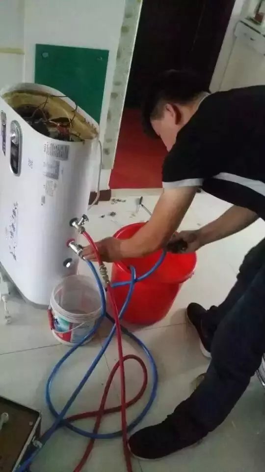 家电清洗机器多少钱，做这行一个月能赚多少钱？  格科家电清洗  油烟机清洗设备  格科家电清洗设备