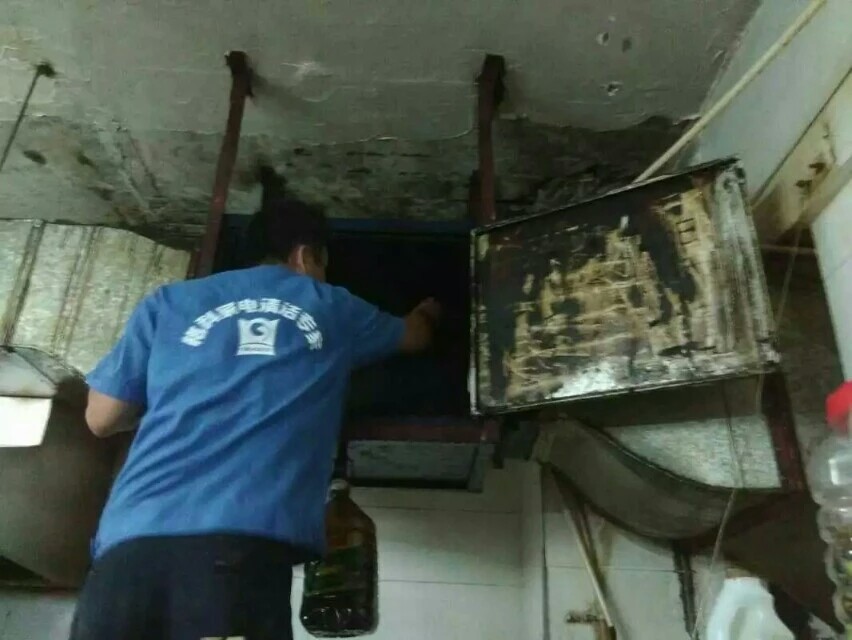 小伙从服务员做起，创业开家电清洗店赚翻天  家电清洗服务  家电清洗创业  家电清洗赚钱