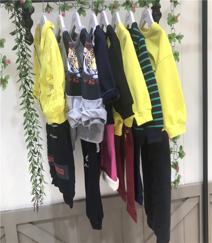 上海淘淘猫2019童装卫衣品牌童装货源低价批发  童装批发  库存尾货