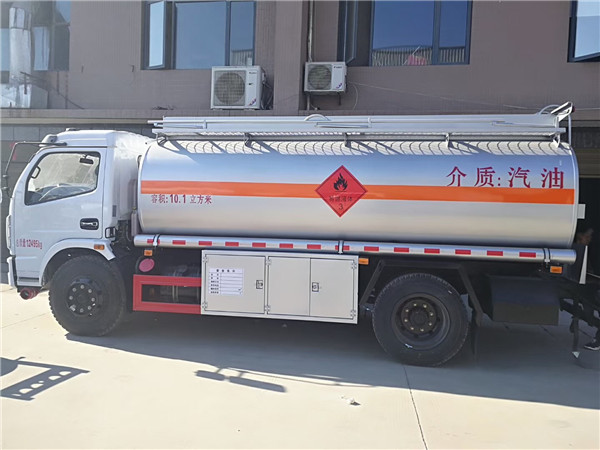10吨加油车报价 10吨油罐车能装加油机