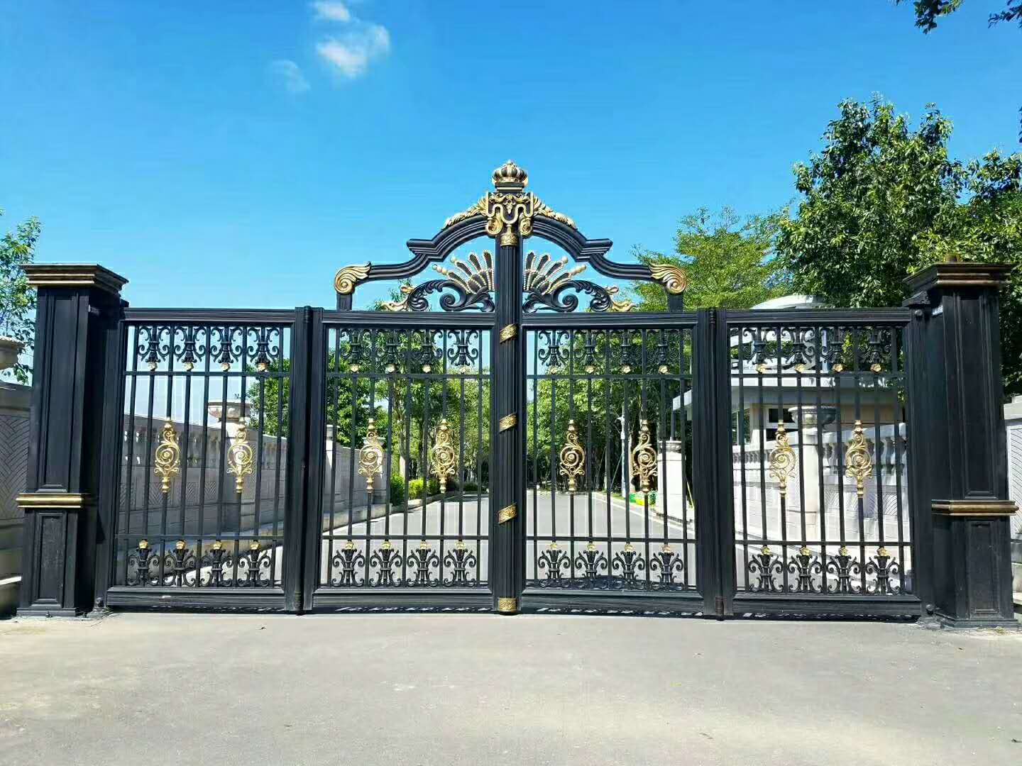 专注室外小区门的研发生产 自动智能广告门 带有广告收益 智慧家居 平移门