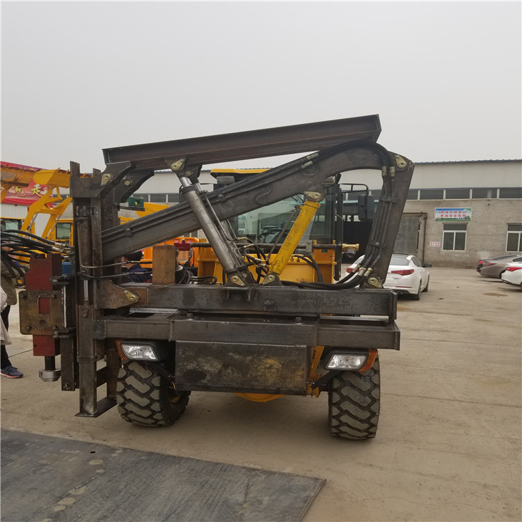 直销四驱护栏打桩机 高速公路护栏打桩机 厂家  工程打桩机