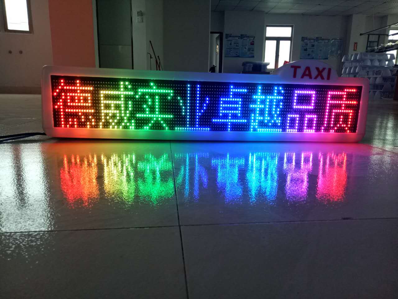 出租车全彩LED显示屏出租车顶灯LED车顶广告屏