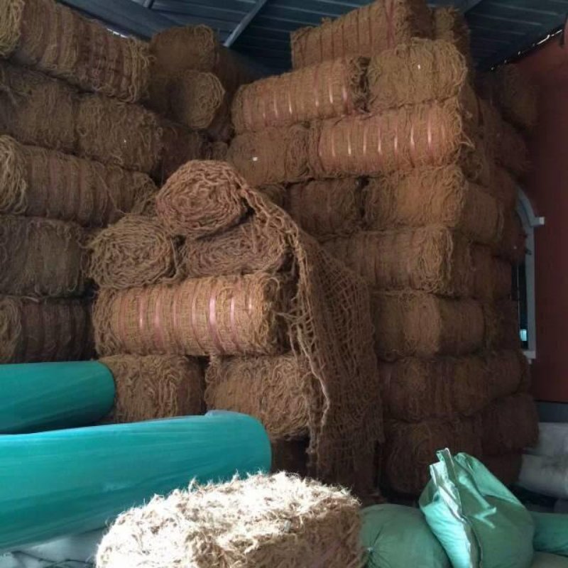 云南昆明寻甸县路基边坡防护植草施工采用绿化资材  边坡防护资材  固土护坡绿化材料  边坡复绿植草