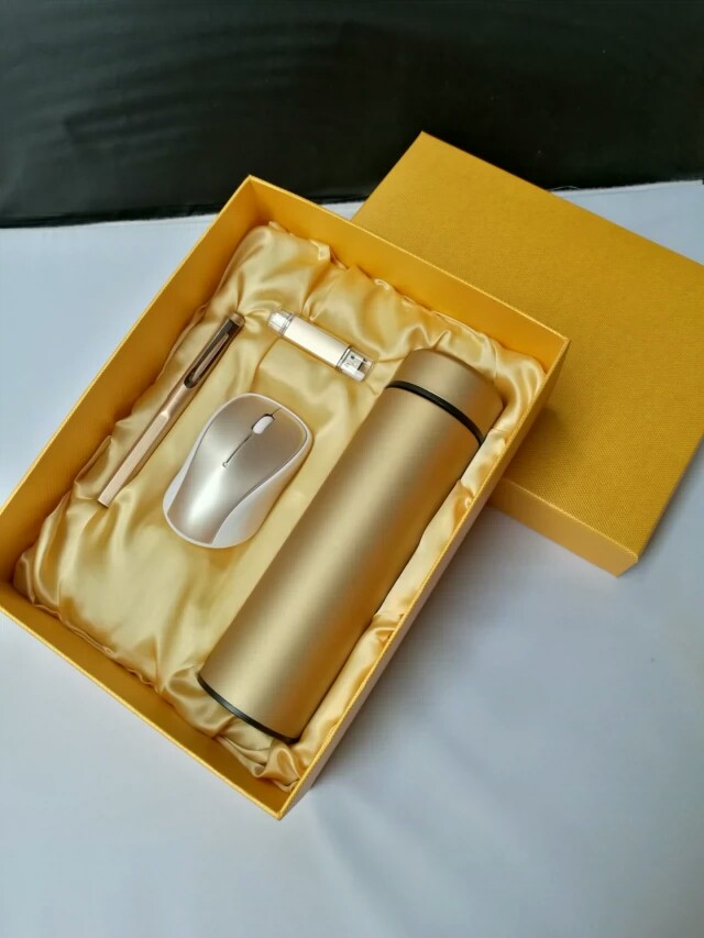 移动电源套装  电子礼品套装