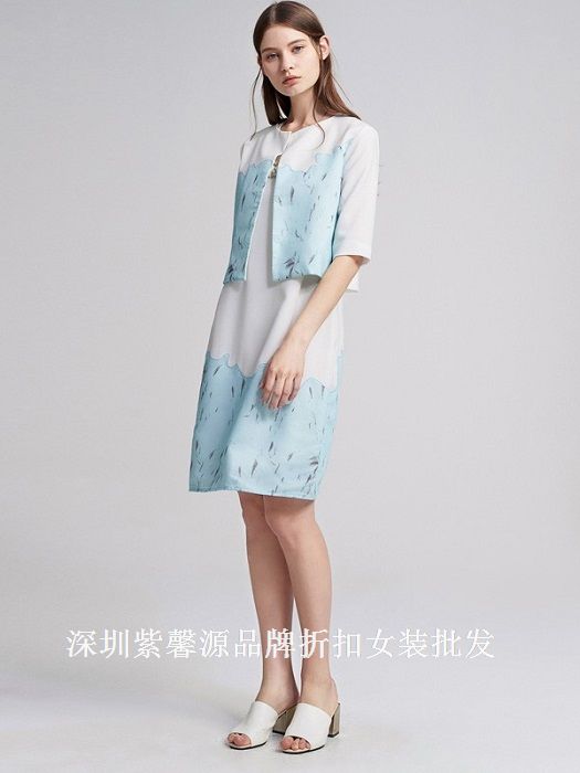 找高档国货品牌折扣女装尾货货源上广州时尚国际服饰