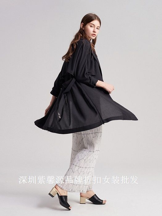 找高档国货品牌折扣女装尾货货源上广州时尚国际服饰