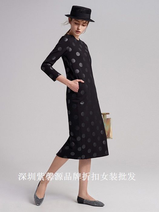 找高档国货品牌折扣女装尾货货源上广州时尚国际服饰