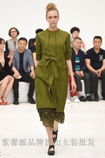 高端服装一手货源女装折扣批发走份