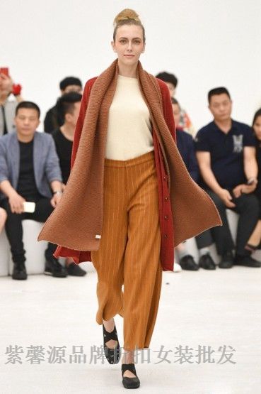 高端服装一手货源女装折扣批发走份