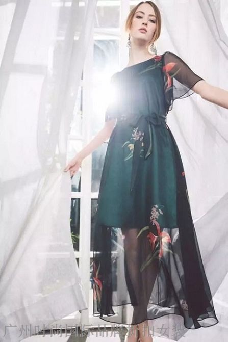 供应优质女装春秋冬装货源品牌折扣服装批发