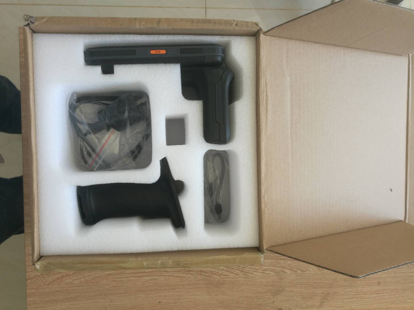 德聚DJC72手持式UHF手持设备  云南RFID设备  云南射频手持机  云南NFC手持机