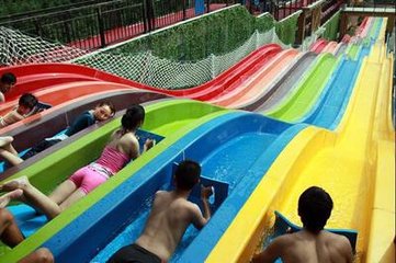水上乐园彩虹滑梯  彩虹水滑梯