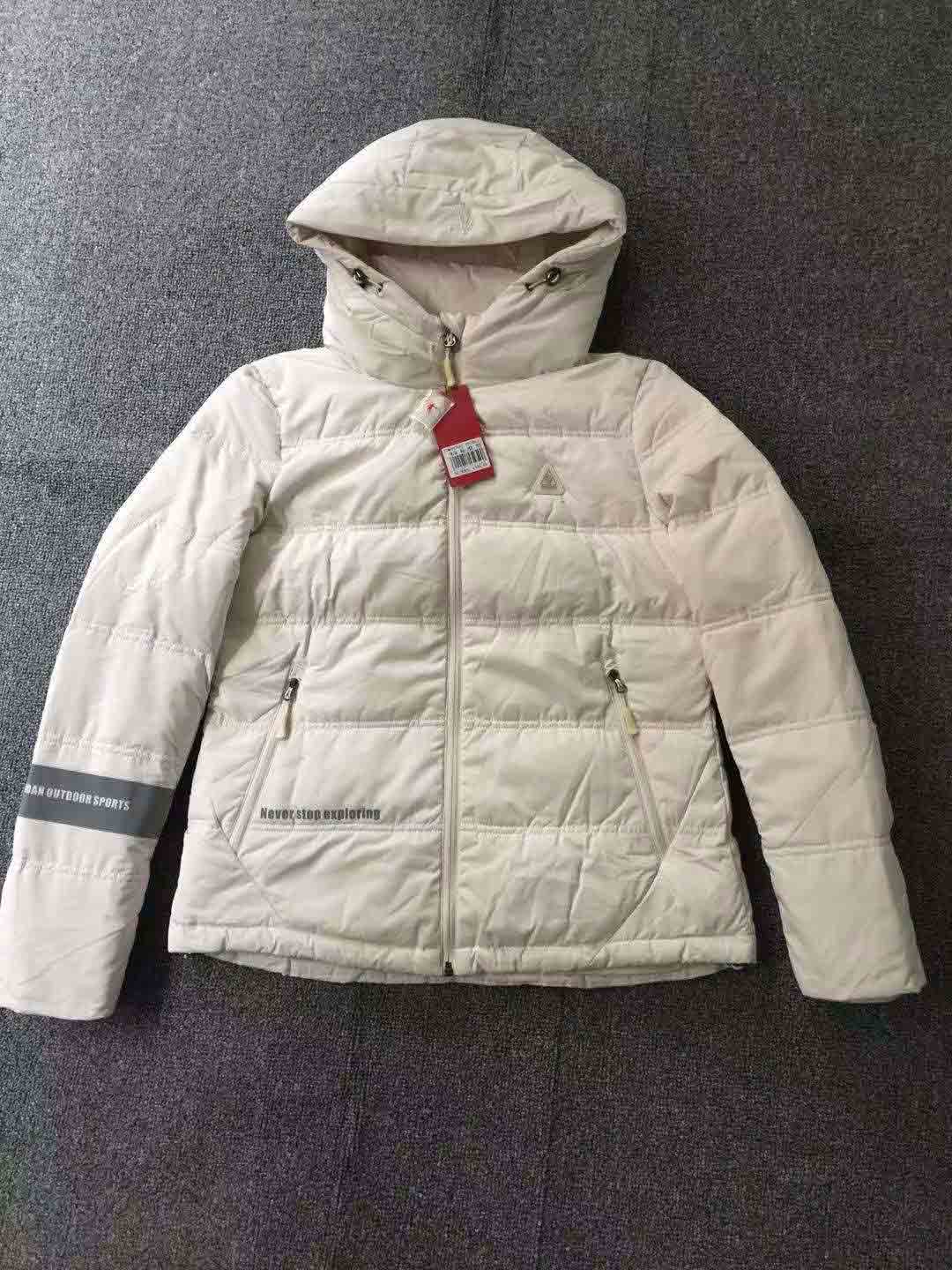 新款男装一手货源休闲男装体恤批发找世通服饰  运动服  男式羽绒服