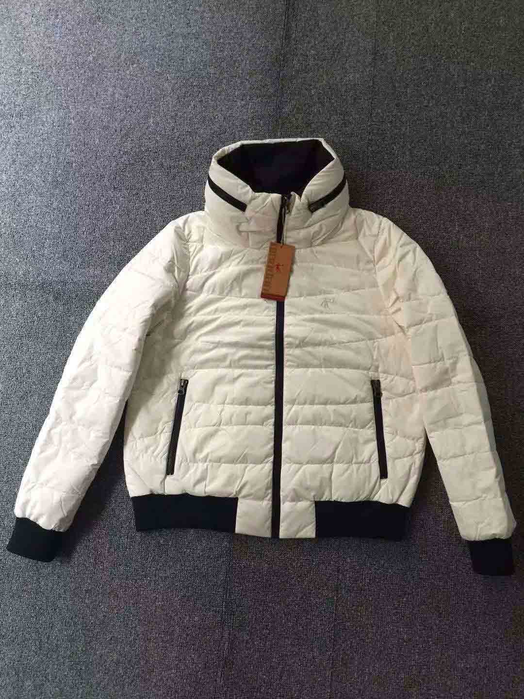 新款男装一手货源休闲男装体恤批发找世通服饰  运动服  男式羽绒服