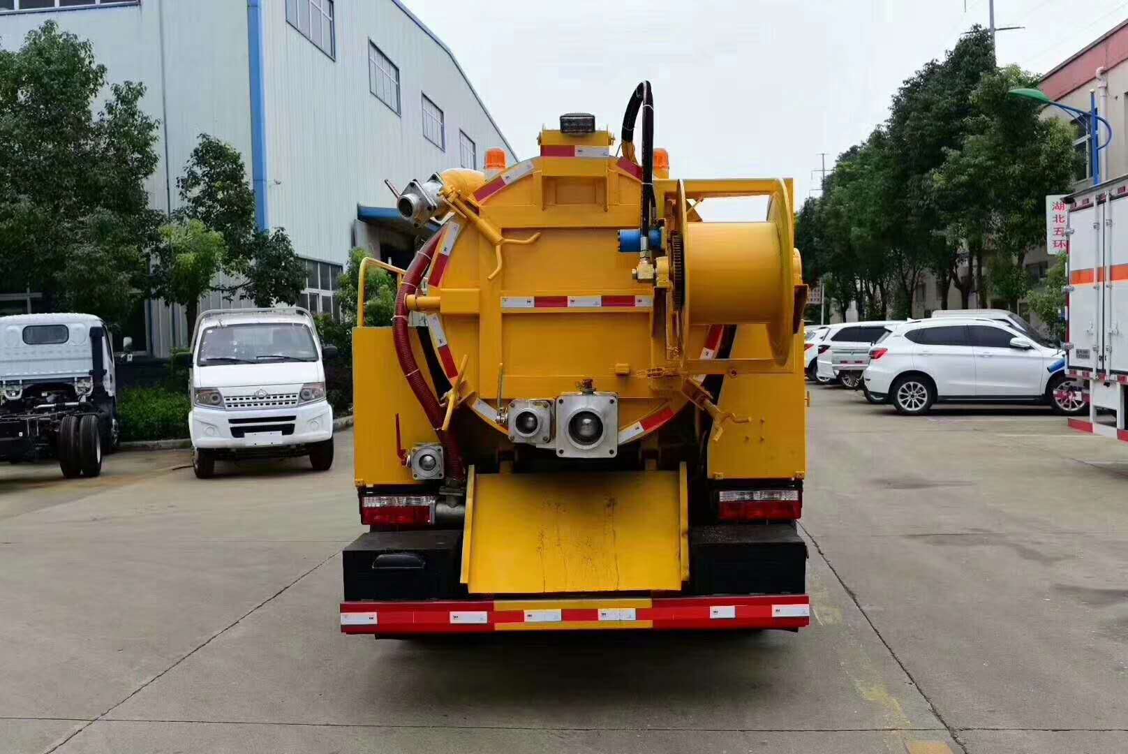 东风吸污车厂家直销&nbsp;&nbsp;清洗车