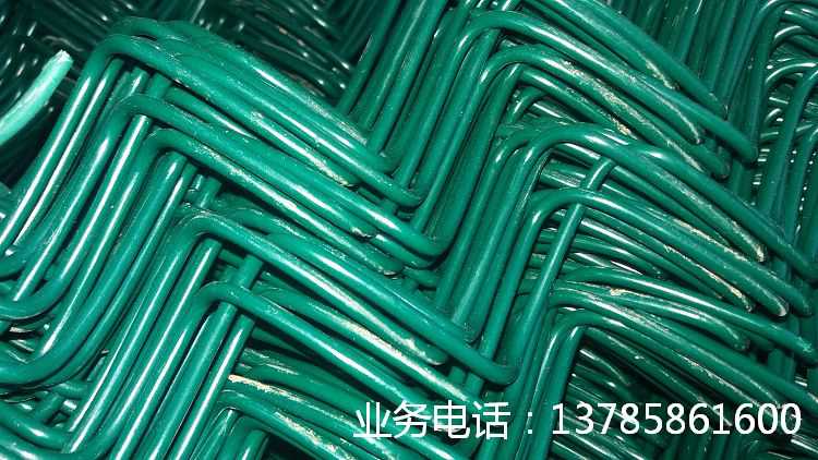 球场专用涂塑勾花网生产厂家及涂塑勾花网价格