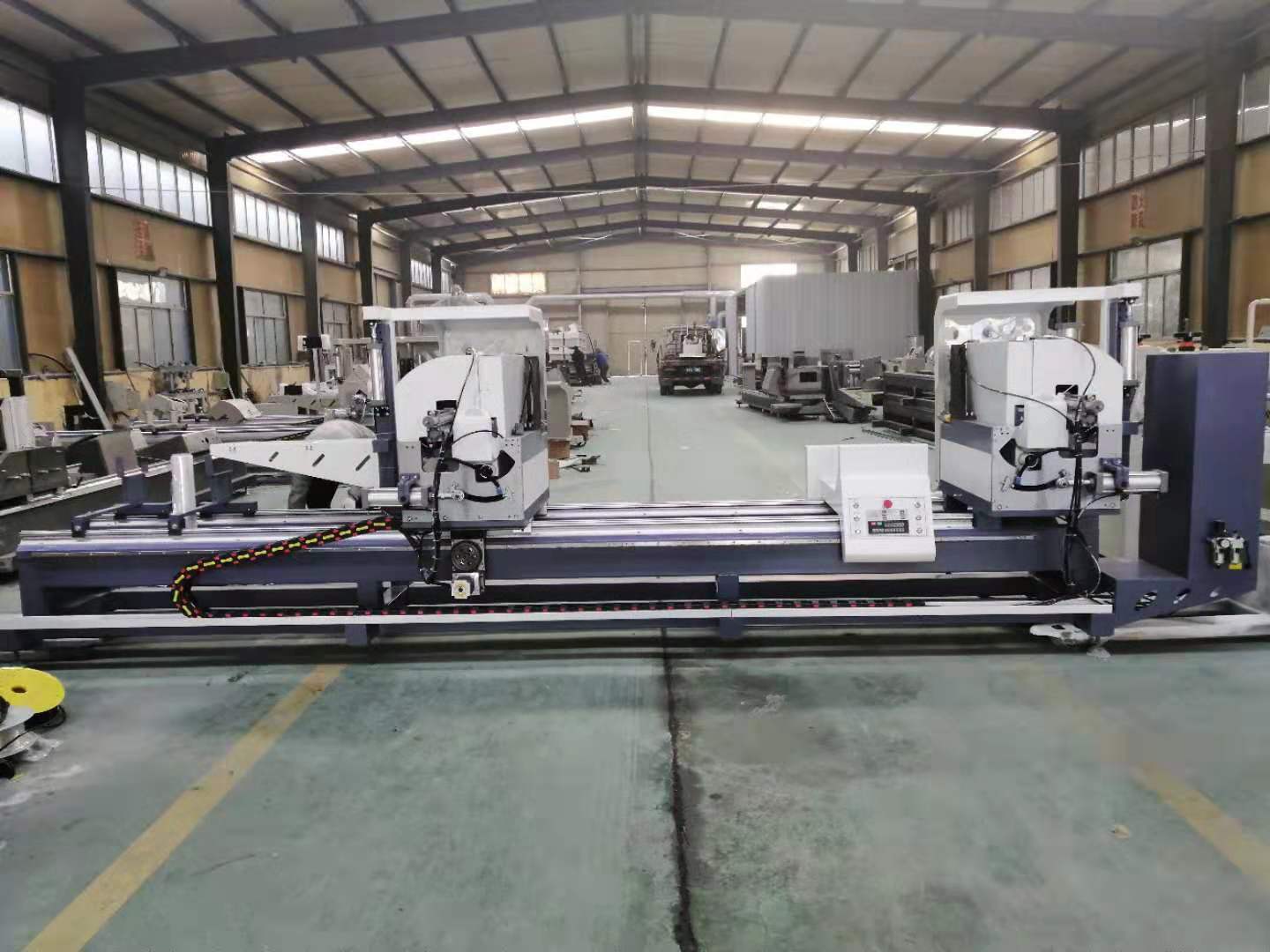 2019款新型铝门窗设备550数显自动定位切割锯  铝合金门窗设备  断桥铝门窗设备