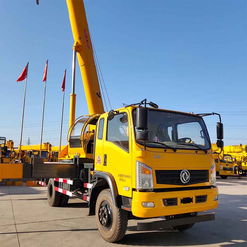 伸缩臂12吨吊汽车吊 工程东风小型吊车 徐工优质起重机  建筑工程