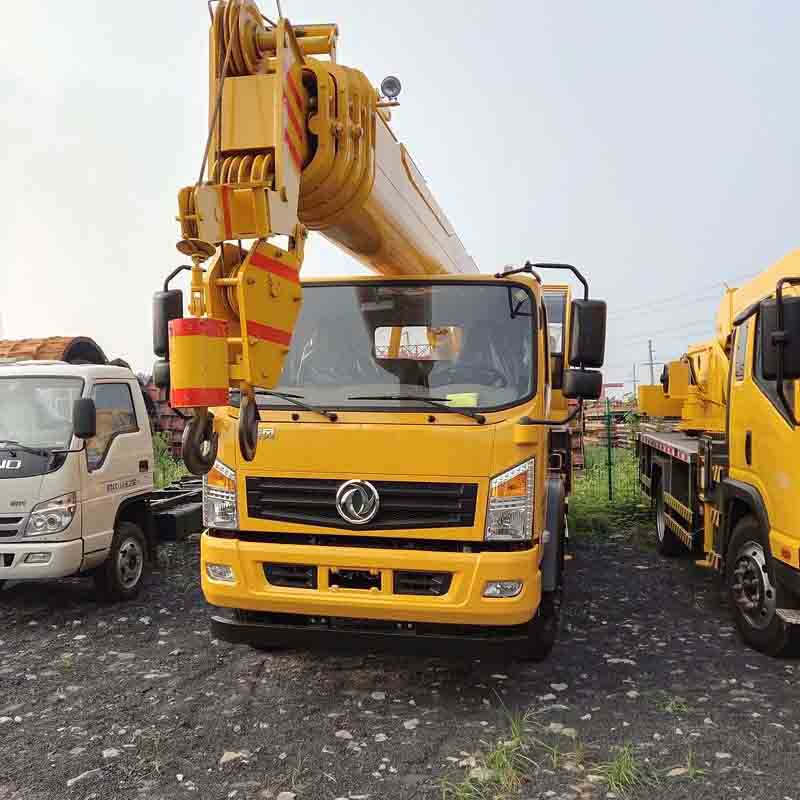 伸缩臂12吨吊汽车吊 工程东风小型吊车 徐工优质起重机  建筑工程