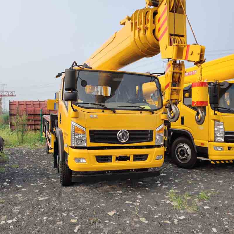 伸缩臂12吨吊汽车吊 工程东风小型吊车 徐工优质起重机  建筑工程