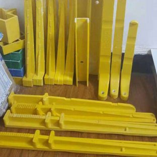新复合材料电缆沟支架哪里有卖  电缆支架  玻璃钢电缆支架  电缆支架厂家