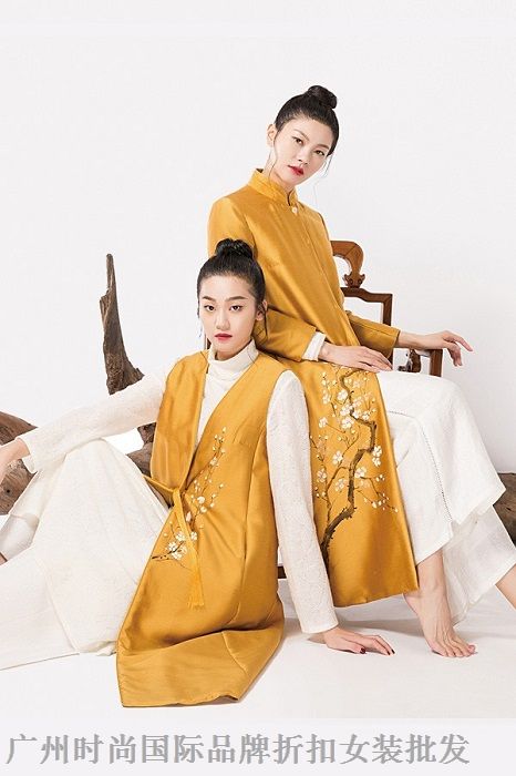 紫馨源服饰深圳品牌折扣女装走份优质价廉