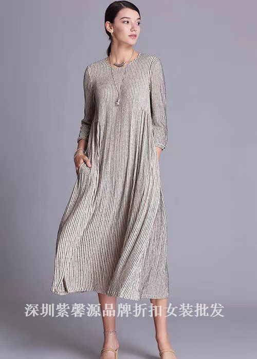 库存品牌夏装真丝连衣裙品牌女装低价大量批发
