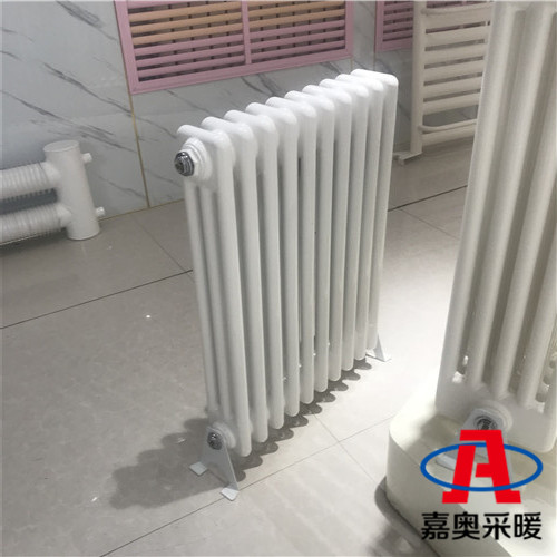 钢管三柱型散热器@QFGZ306钢制三柱暖气片散热性好 钢管三柱散热器