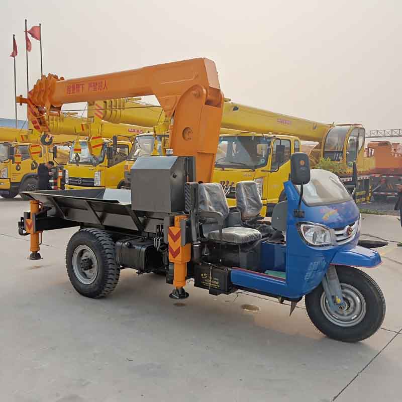 三轮改装随车吊车 小型农用随车起重机 吊重运输随车吊