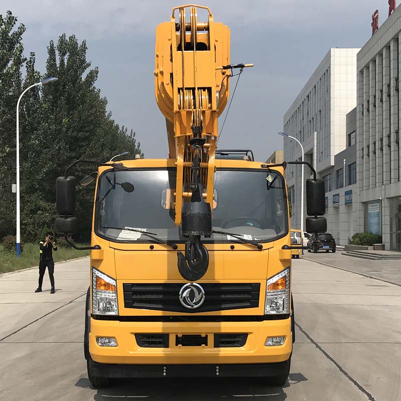 国五汽车底盘东风吊车 12吨140汽车吊车 可上牌徐工起  12吨东风