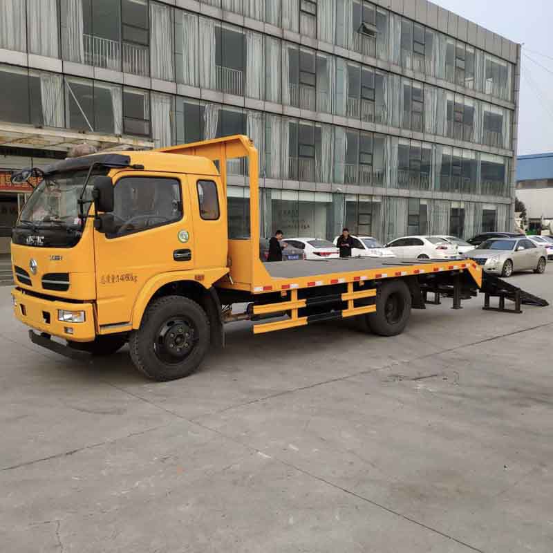 东风挖掘机运输车 低平板液压小型拖车 低爬梯平板运输车