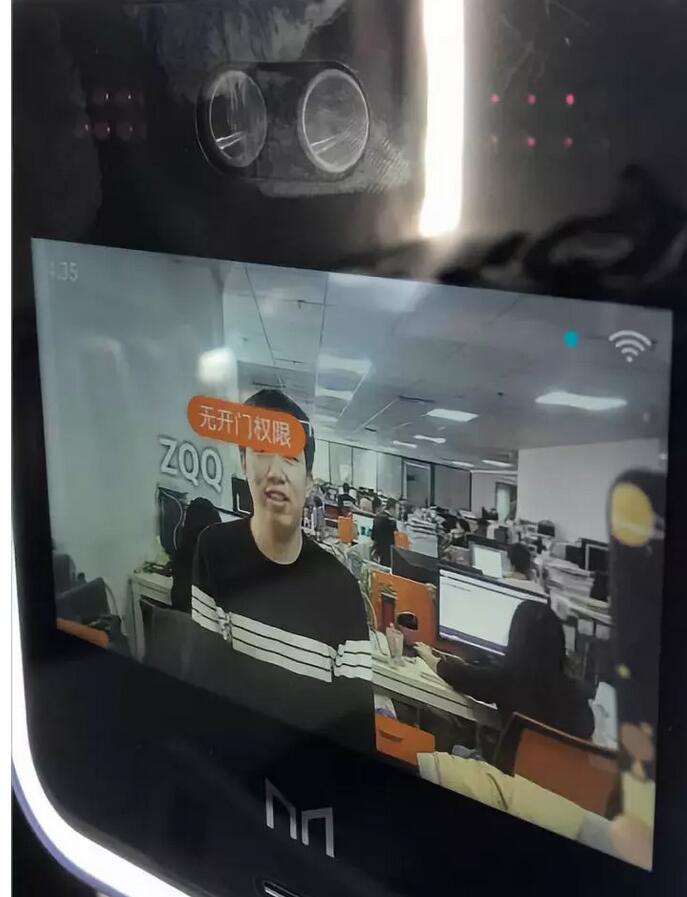 人脸识别门禁如何连接钉钉办公软件  人脸识别考勤机  智能访客机