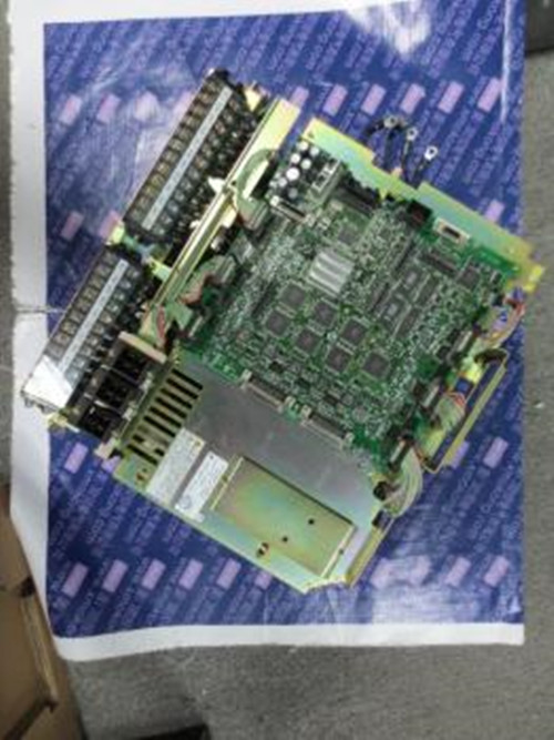 安川伺服电机SGMPH04AAE4CD  6FC5203-0AF01-0AA0  3HAC029105-001