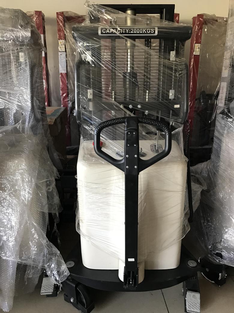 沙井温德福低价出售各种规格半电动堆高车  叉车维修  叉车上牌  宝骊叉车
