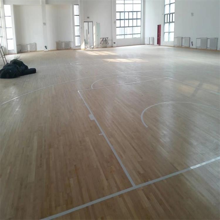 运动木地板生产厂家直销 木地板专业施工团队  篮球场木地板  室内运动木地板  体育馆木地板