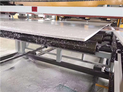 PP建筑模板生产线设备  PP建筑模板机械设备  塑料建筑模板设备