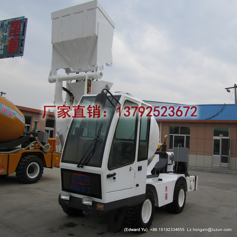 鲁樽4方转让自动上料搅拌车2019年新款  移动式搅拌机  小型混凝土搅拌车