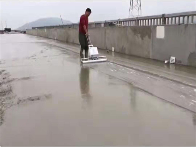 混凝土盖膜机 水泥面盖膜机 油柏路盖膜机  道路养护膜  混凝土养护工程膜  成建