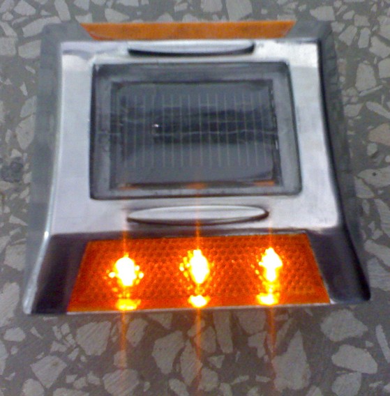 阳春交通设施铸铝反光道钉 太阳能led道钉  太阳能道钉  LED道钉