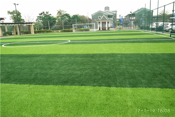 学校人造草足球场施工建设人工草皮建设厂家