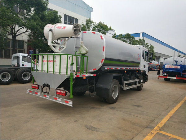 湖北12立方东风多利卡雾炮车洒水车价格哪里