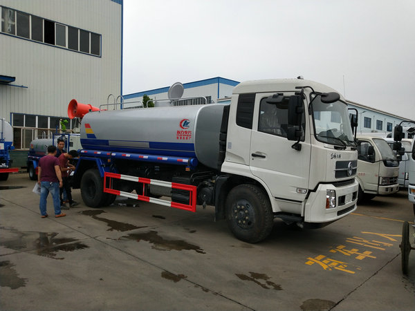 山西10立方东风抑尘洒水车哪里