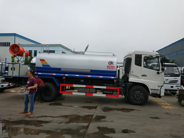 北京10立方东风抑尘洒水车哪里