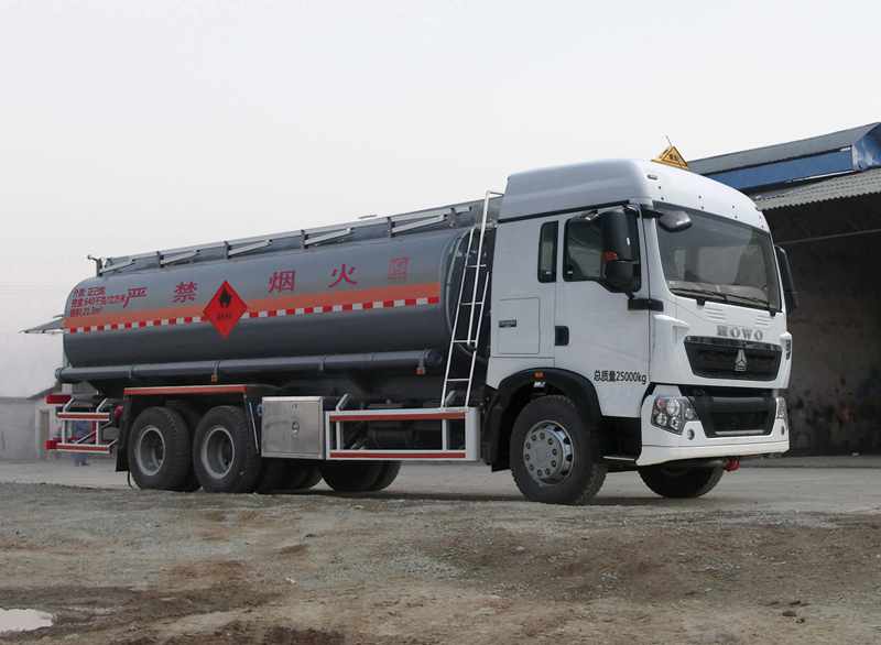 东风劲卡汽油车