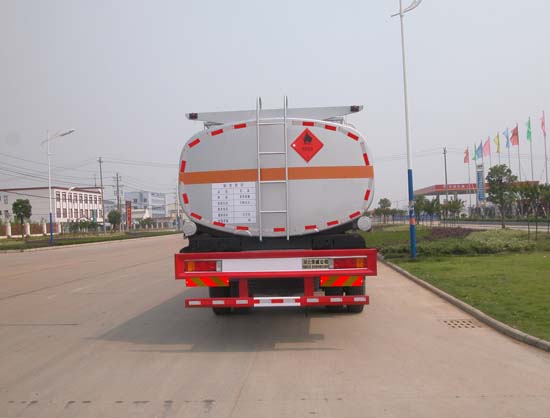 东风后八轮石油车型