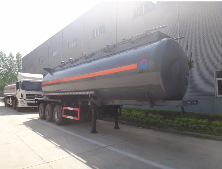 陕汽盐酸运输车