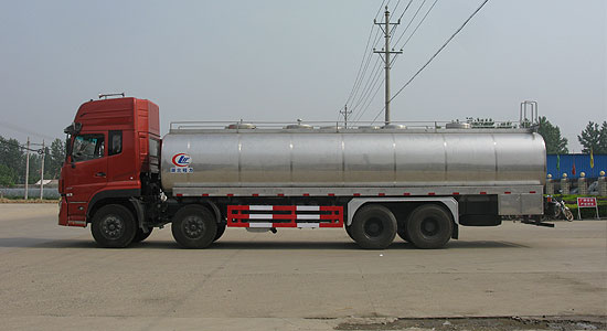 8吨净水剂车