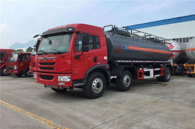 重汽豪沃啤酒运输车