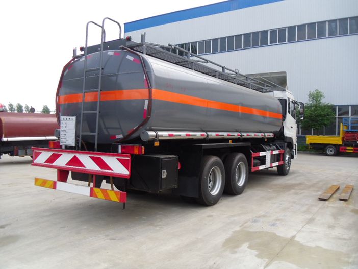 东风劲卡澡堂水运输车